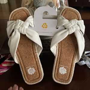NWT Yellowbox Ileen  slide in white